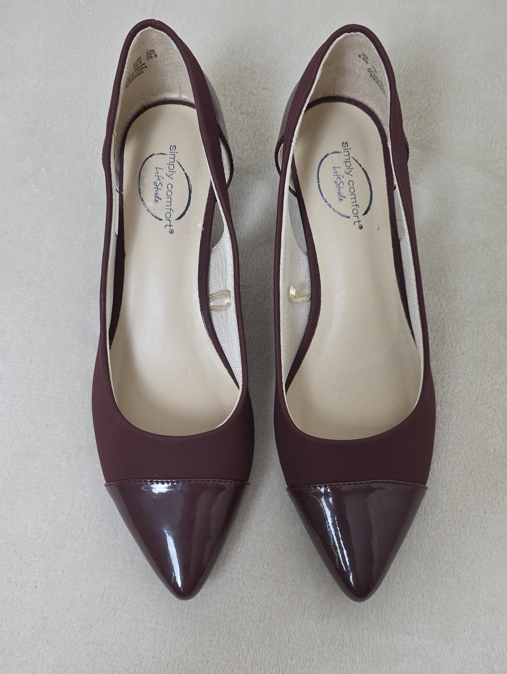 NWOT Simply Comfort Lifestyle Burgundy Slingback Kitten Heel Pumps Women's 9.5W - Picture 1 of 12